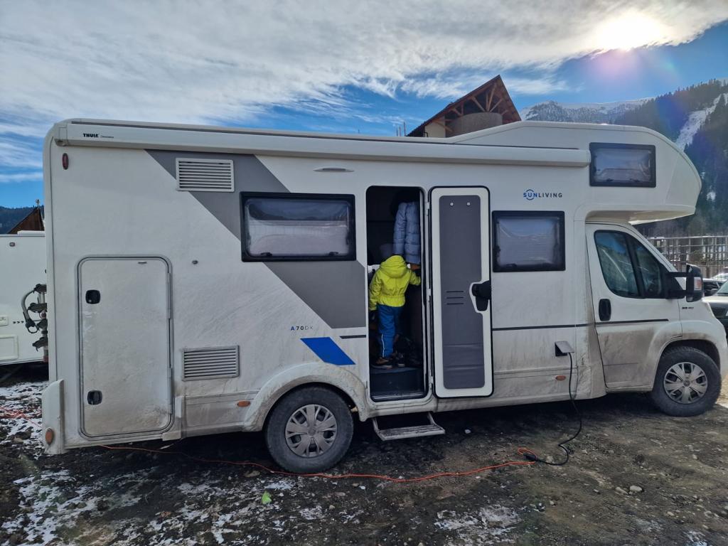 Бронирование автодомов, кемперов и домов на колесах в Москве.